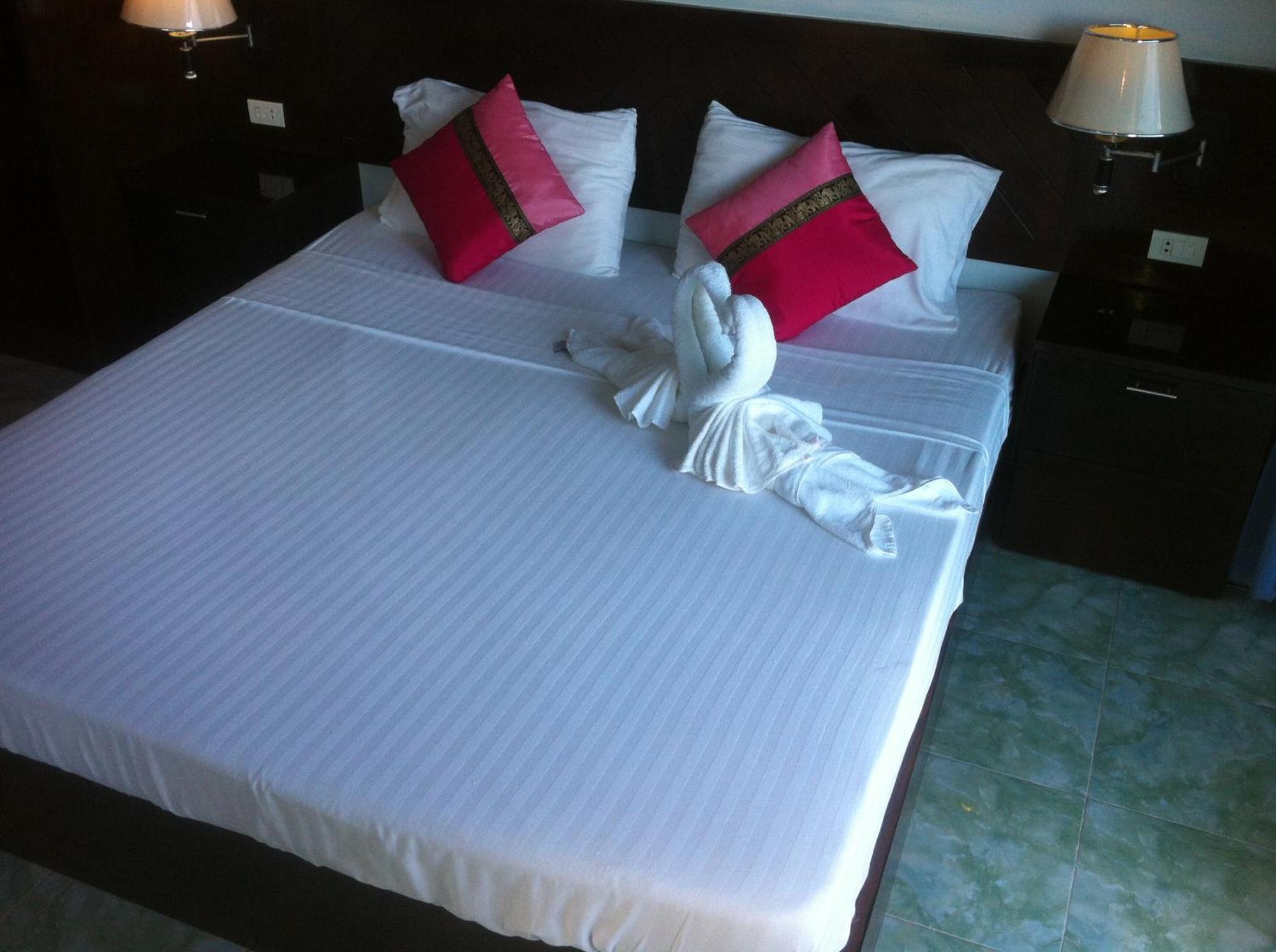 Hotel Feng Shui House Patong Exterior foto