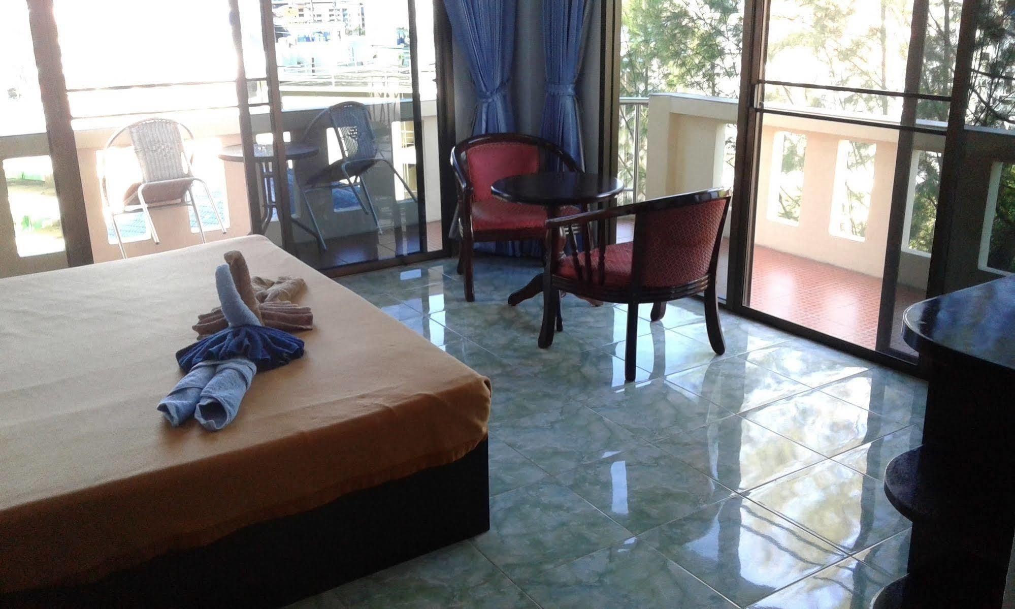 Hotel Feng Shui House Patong Exterior foto