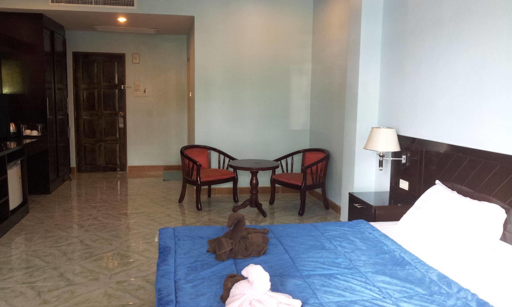 Hotel Feng Shui House Patong Exterior foto