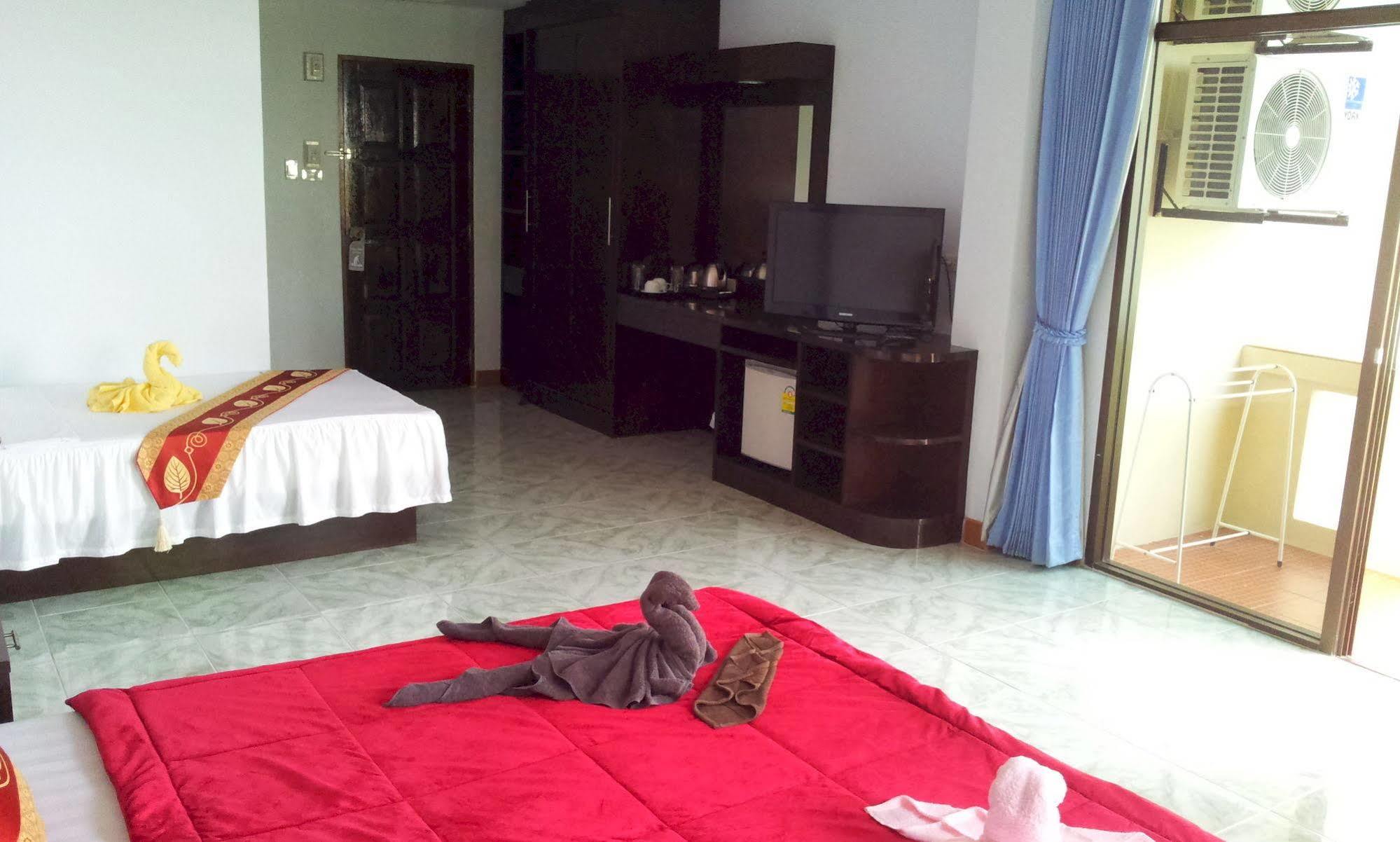 Hotel Feng Shui House Patong Exterior foto